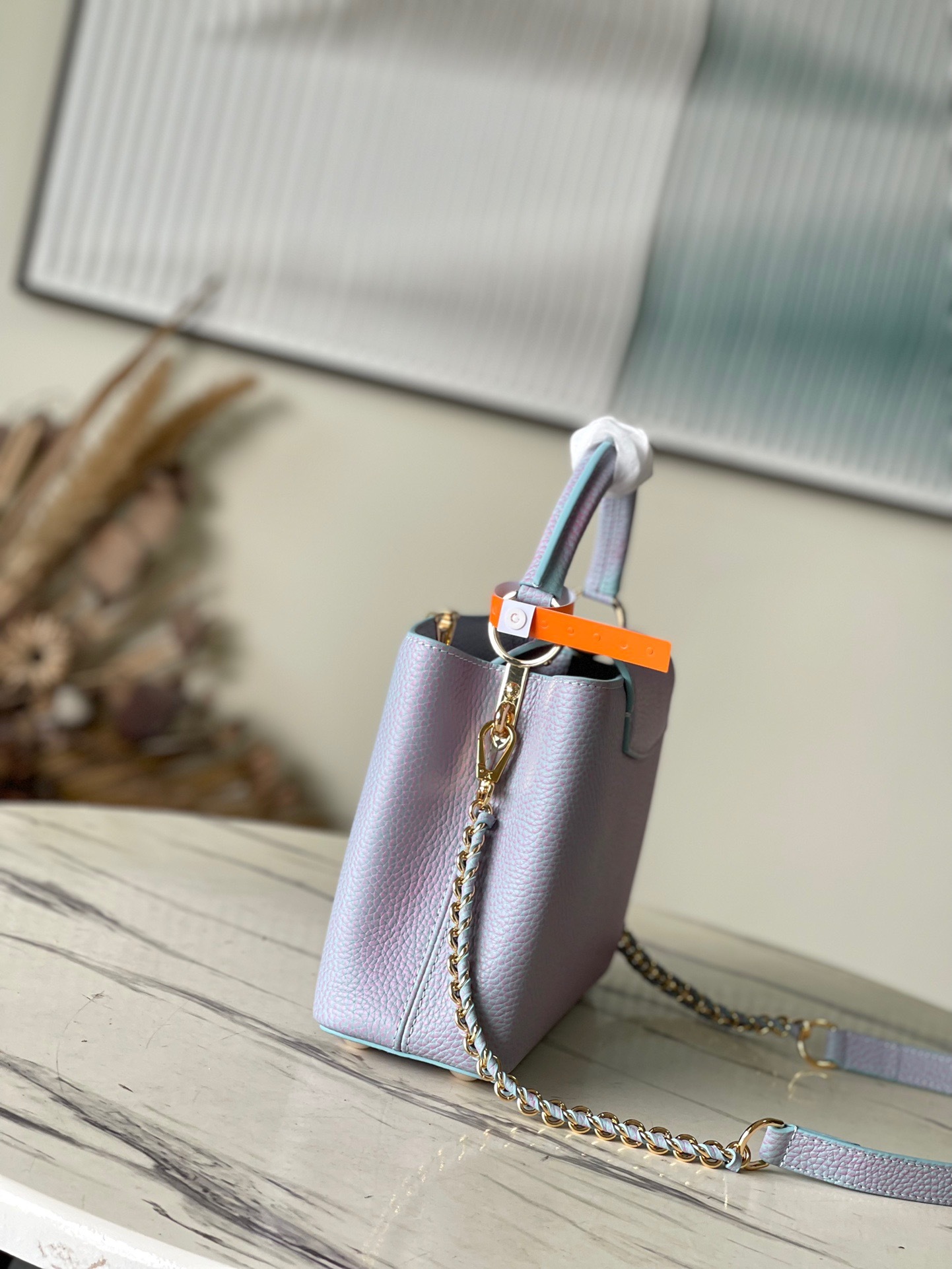 7E05CF6E-8619-4D30-8012-15C301F2D697