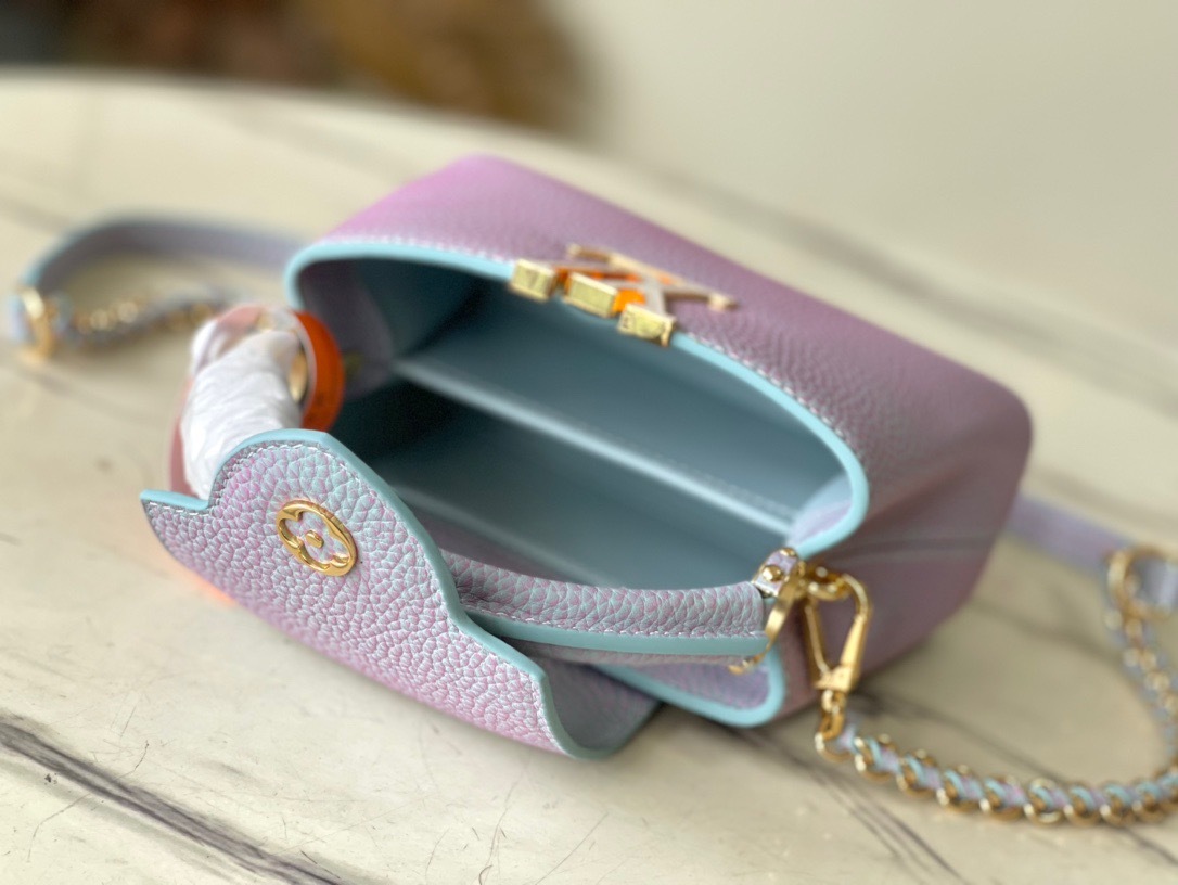 86CEA541-2089-475E-8335-2EFEB901E18B