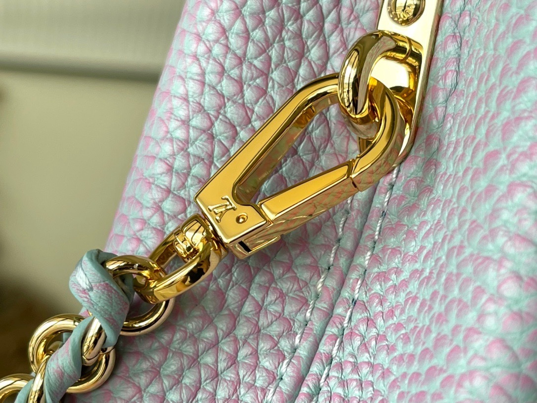 5F817FAC-0BD7-4A5A-B7F0-C17AD54AFC1A