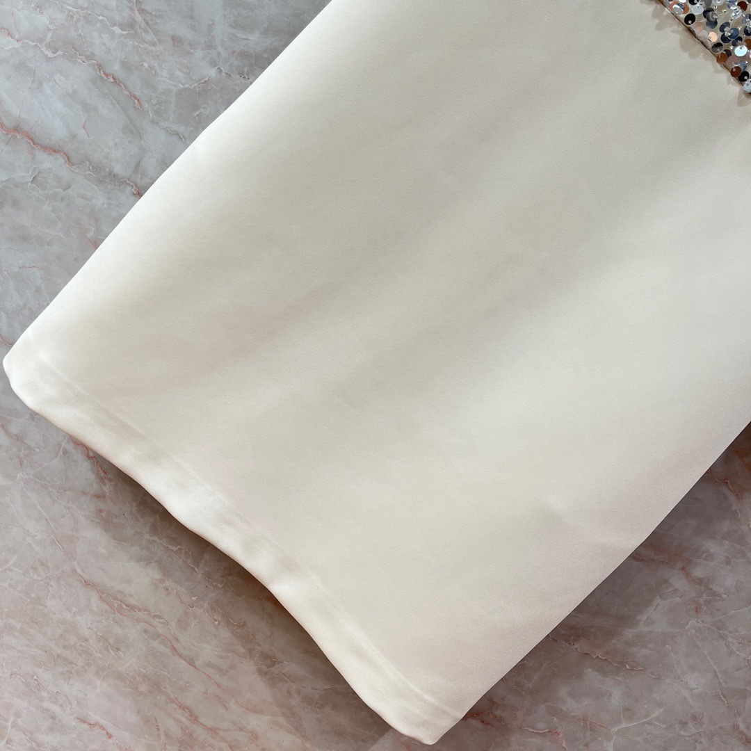 2E5F9C96-2995-4252-AD94-B493463CED6F