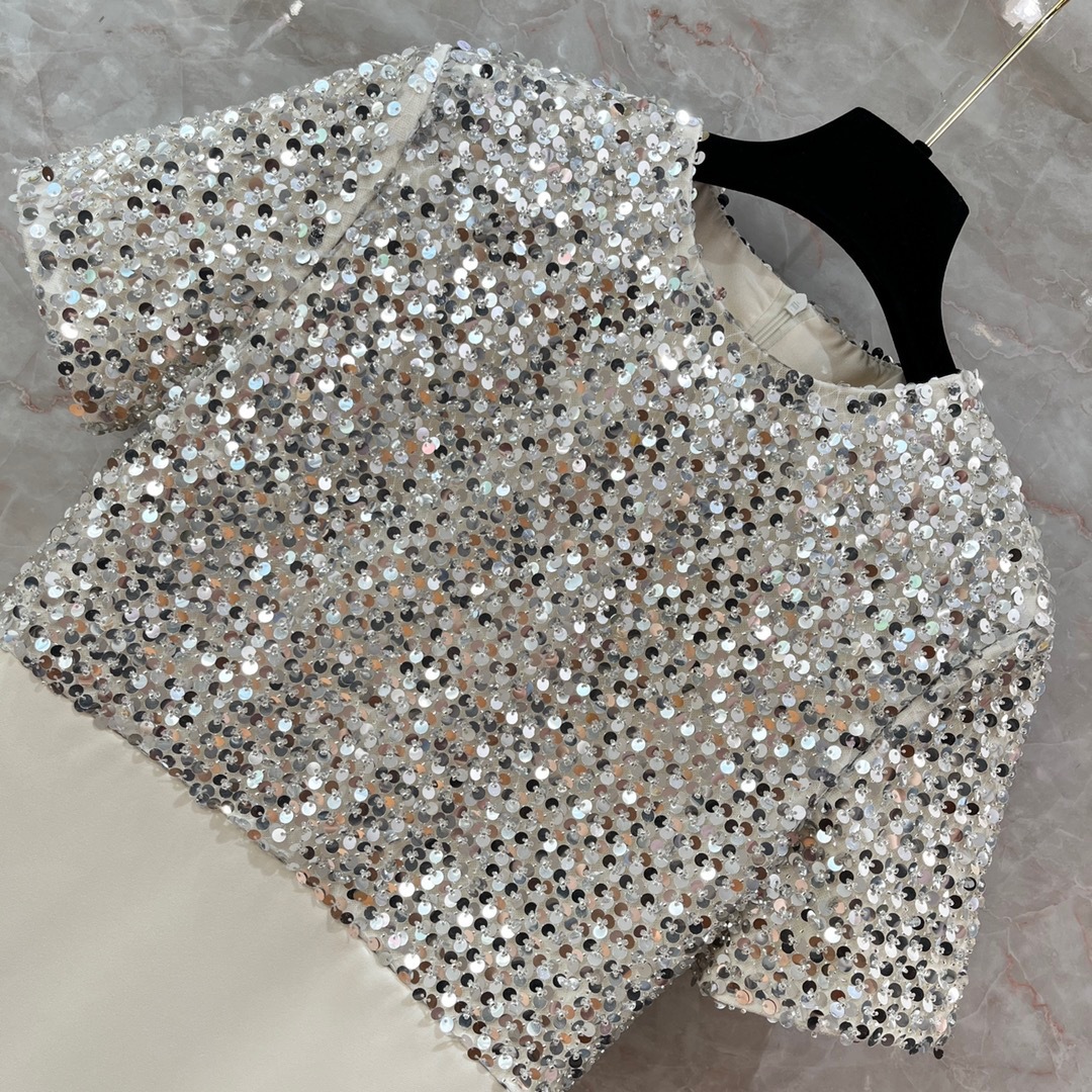 40493DFB-198D-40FC-919A-319BB3254E6A