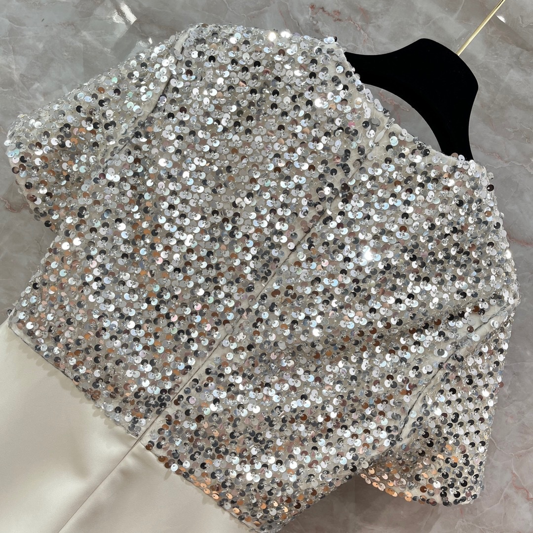 3E842ECC-6C41-4854-82C4-128C248E77BB