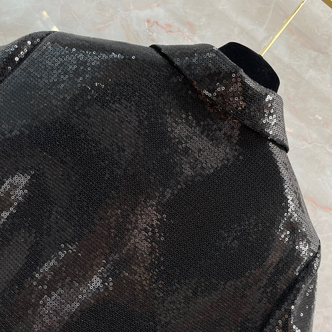 CC2D7187-E3D0-4672-BAB8-937E69055703