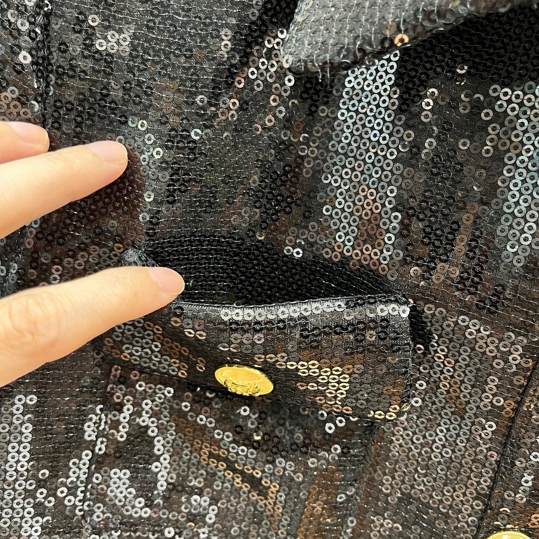 E24CB200-4D53-4F84-8CF7-E1A538F7D6B7