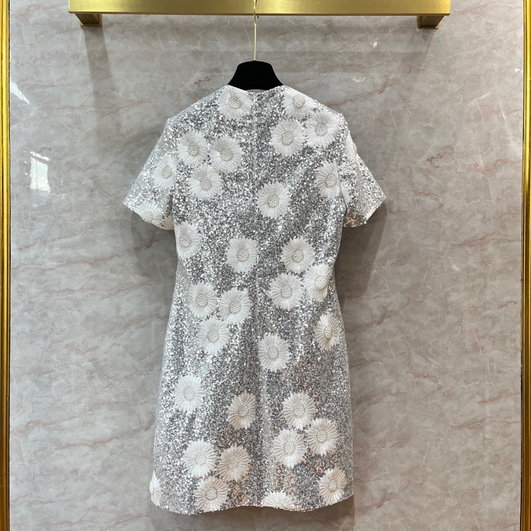 6CC5D9C6-BB1B-465F-8DD9-16323B1705D6