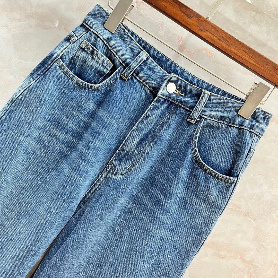 EB4FD68E-601D-4CBB-8F1E-DD31DDBA2BFE