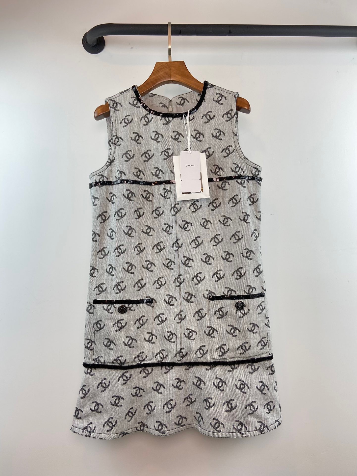 182AD158-0944-4D9C-A949-7381A01B8D33