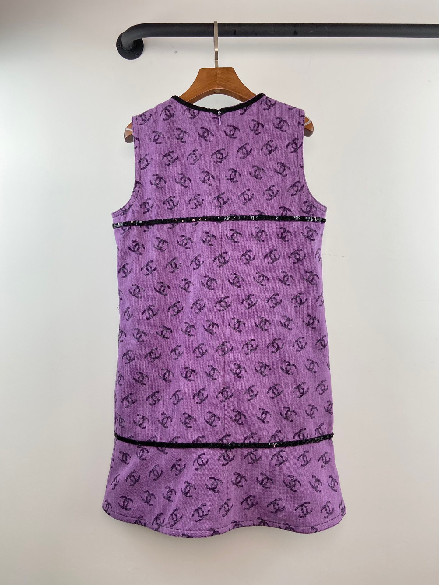 03FCE24B-C2B0-487B-BFF0-867976CED80B