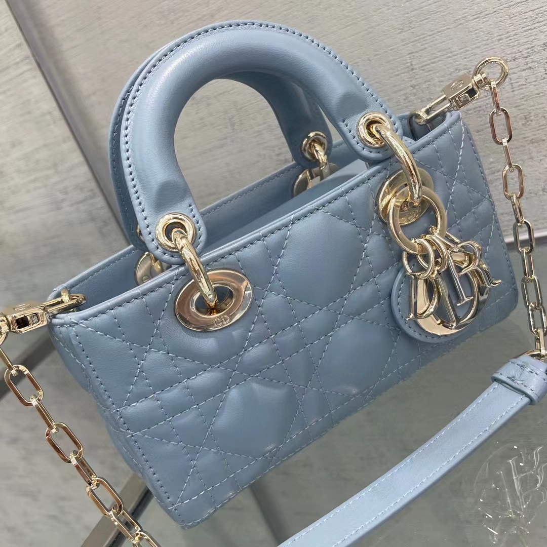 e7d0fd08a32d3d7fcd3d6bc090d4b121