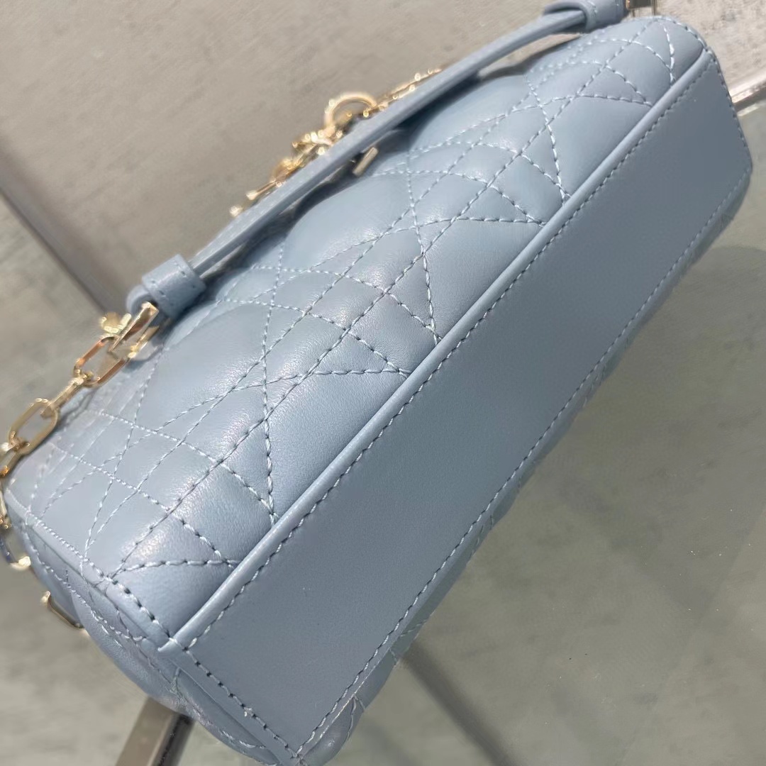 ac20410cb27800f56c25b10ac93d5af5