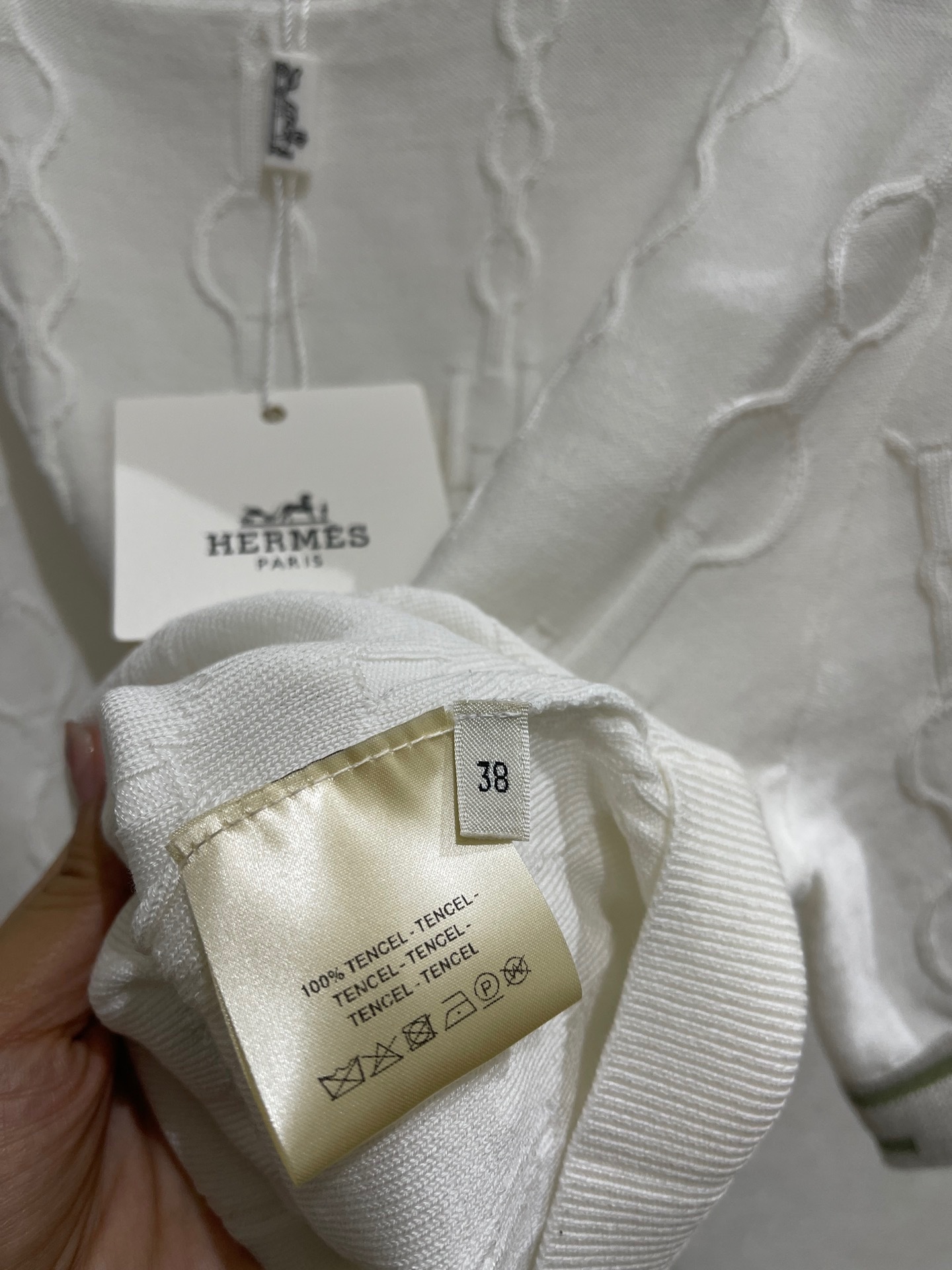 82F84DF0-3950-4F4D-AF08-AA5284032879