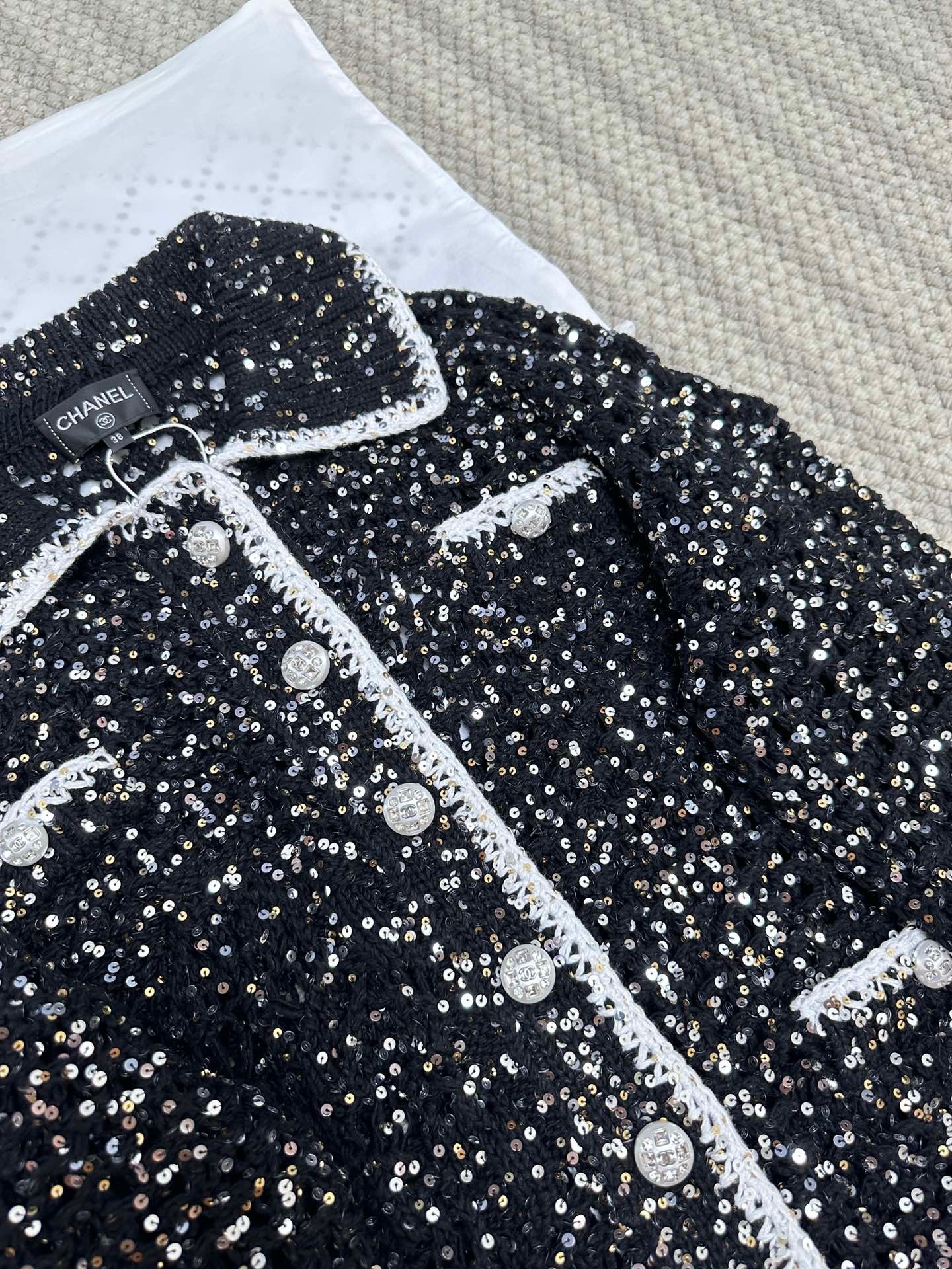 8C09E460-CD0D-4FF0-A313-5146C7A210BB