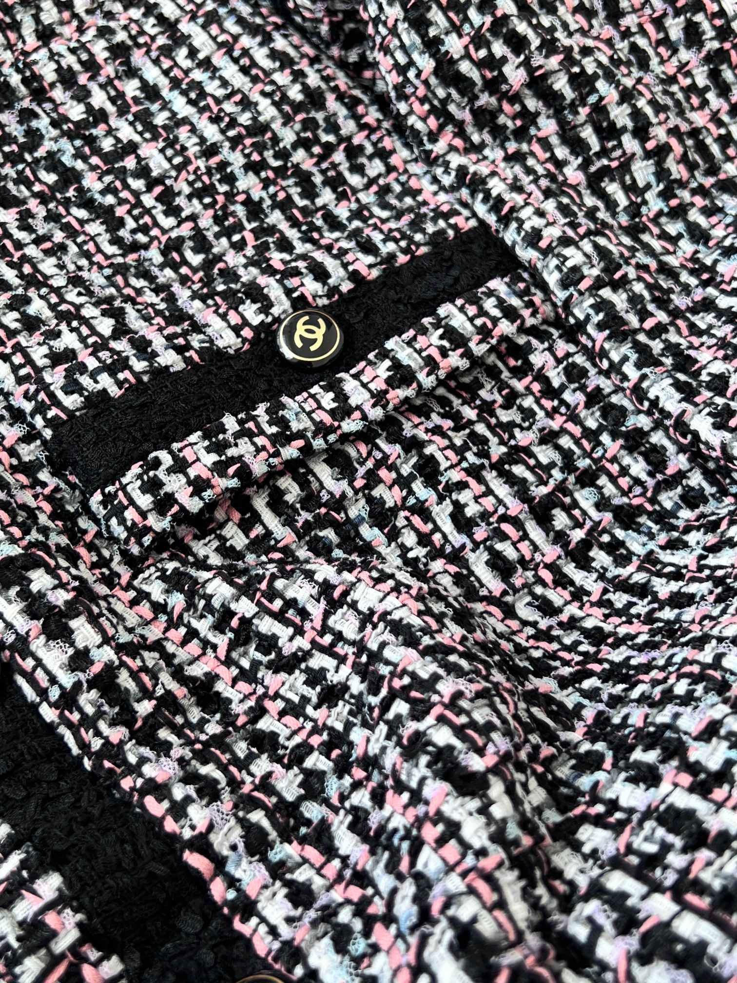 3F7B0C79-6D4F-4EDF-9BA1-3D0FBD3E453F