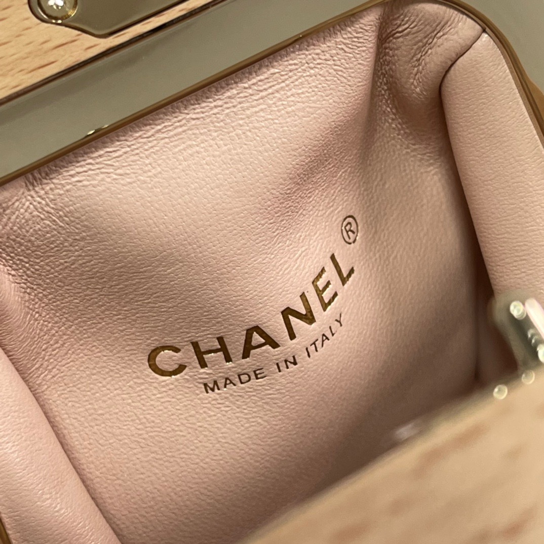 4F7FF121-F2B3-4FBC-A160-0794CC6244EE