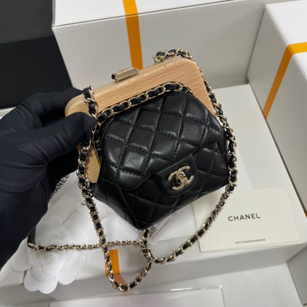 3079FE3E-282E-47F9-AA81-A669C4DBF3F0