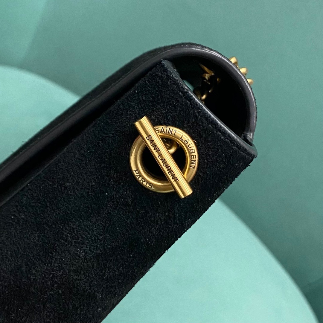 5716AF1C-B0FF-4698-B9C9-F959F44ADA23