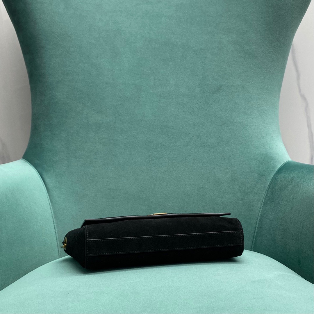 2433E504-E960-4DC2-A67B-3661A4659CA9