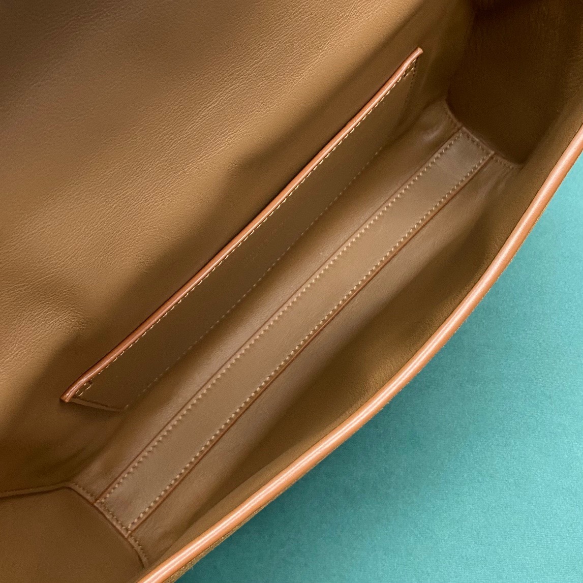 156BE5E1-5B37-4230-BBE4-F33F65A3658E