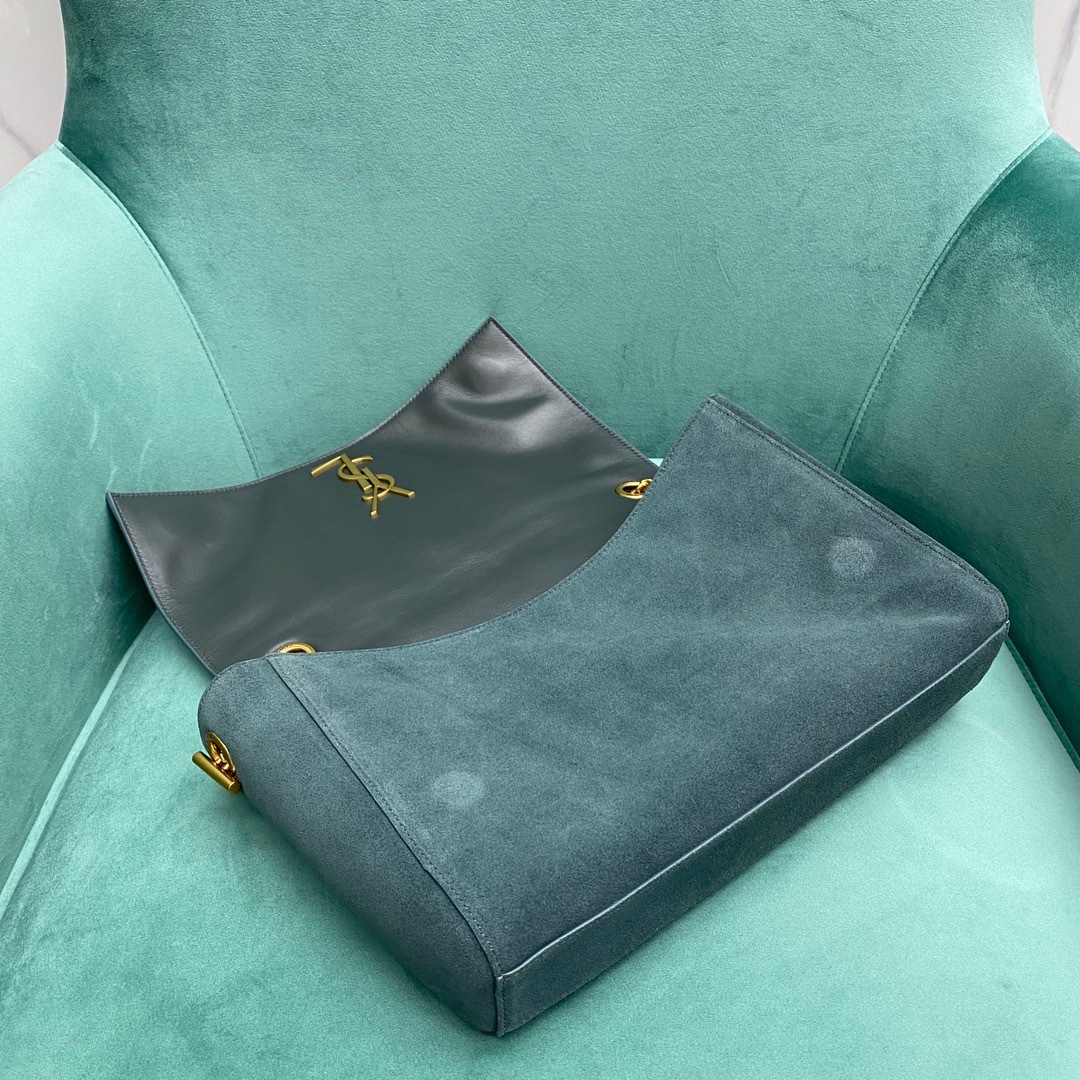 A9D23CE3-85A0-445B-AA3A-704E7E3E21DB