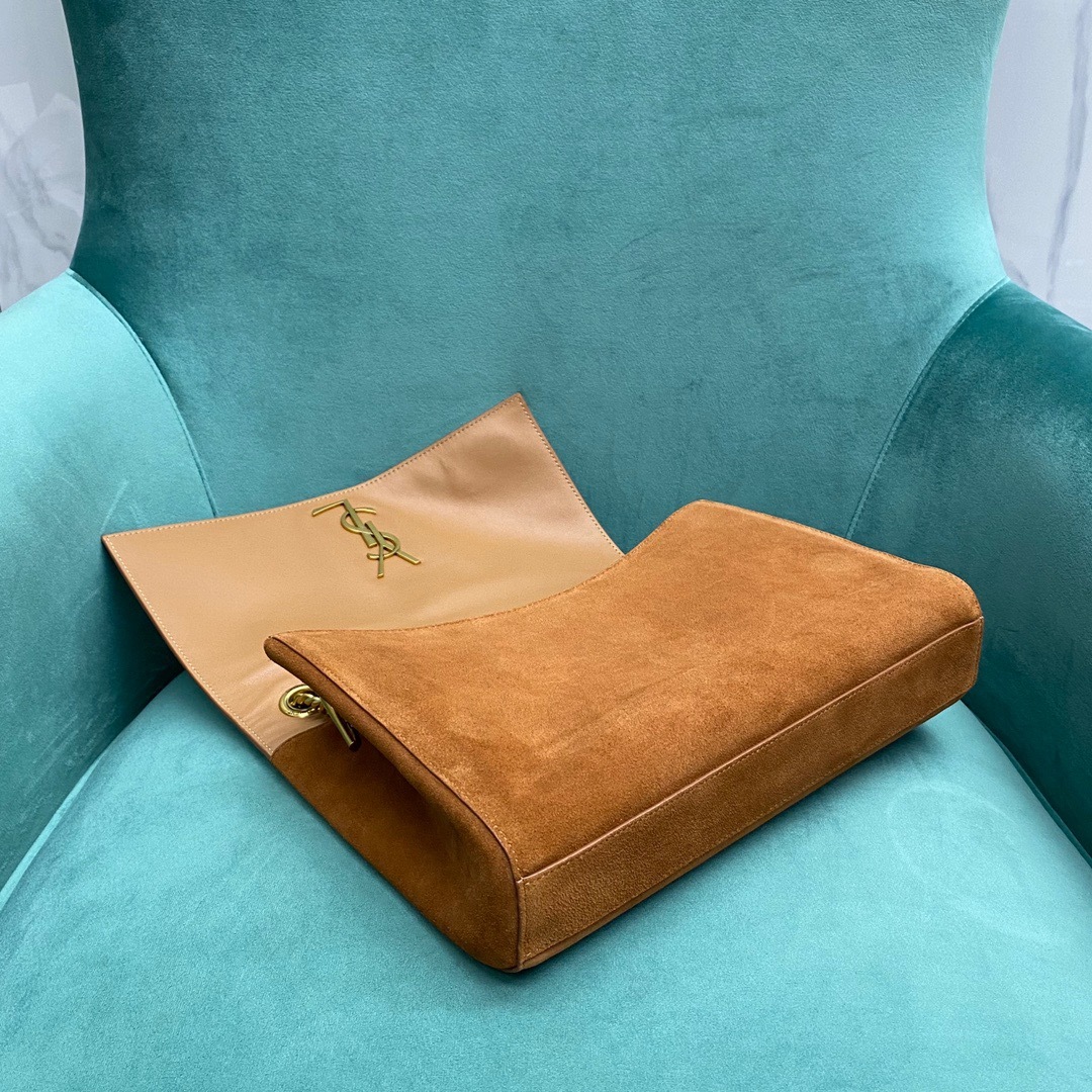 22F2D242-FC73-4970-86C1-BB974F9A0C3A