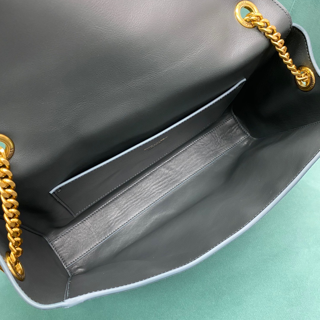 22F1FB11-E368-417F-BF8D-8437182829BD