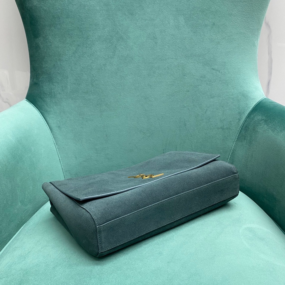 9A95DE56-D229-401C-8ADD-C98A0F0C49AE