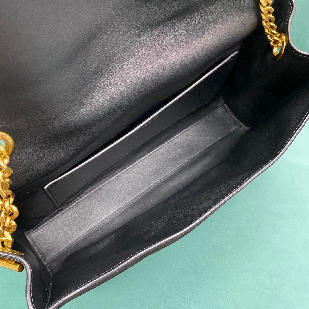 F8DA377B-4100-4FFD-ABF7-30C19032E0DE