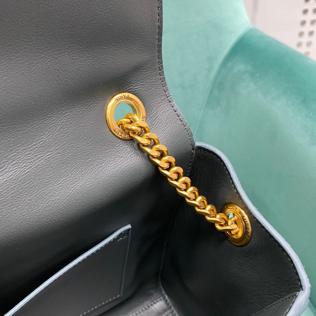 7051F3E3-7F9E-47F3-BBD1-75DE3059E49B