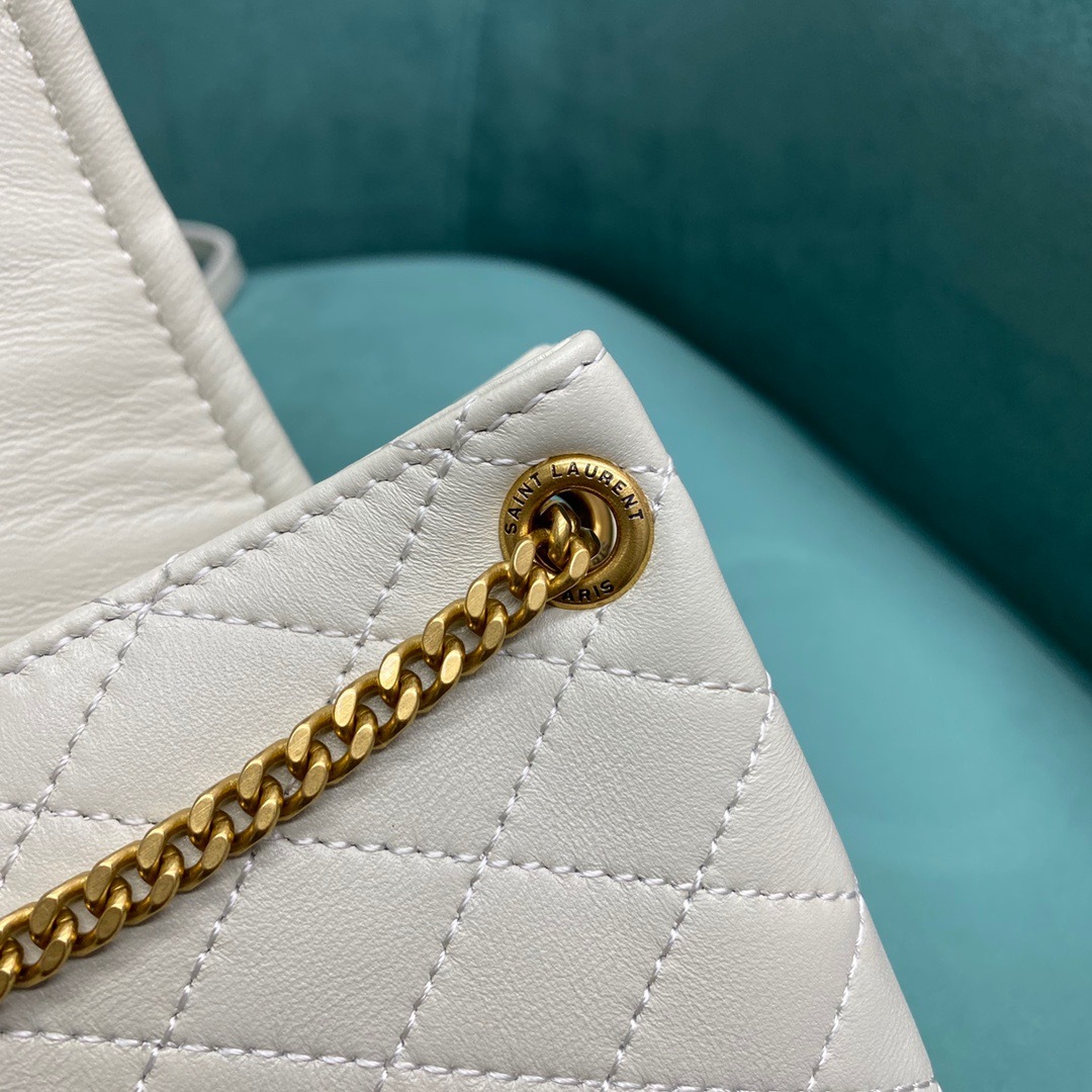 6C557D5F-E89A-47EA-ABFD-323888B97251