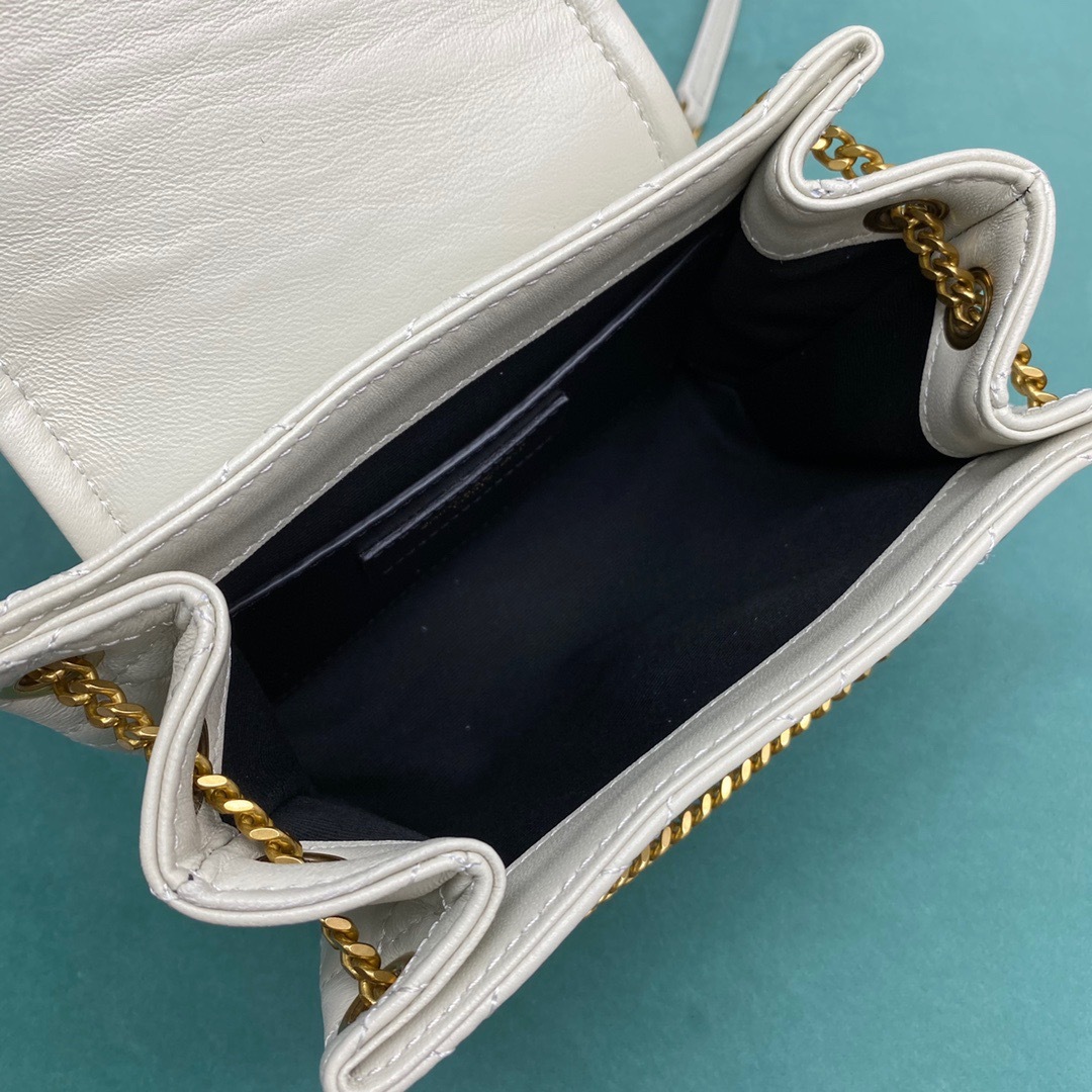 E35A2568-D2AD-4230-8B67-E17B20207D3B