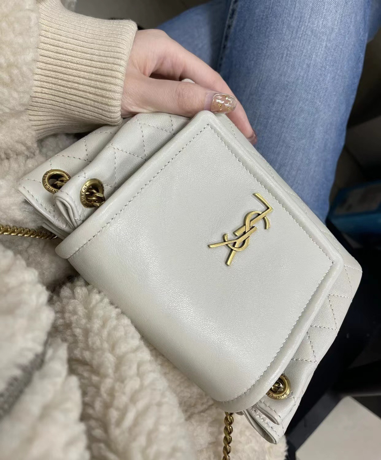 5AFA19DD-845E-4F5A-9887-F276C6D1AF86