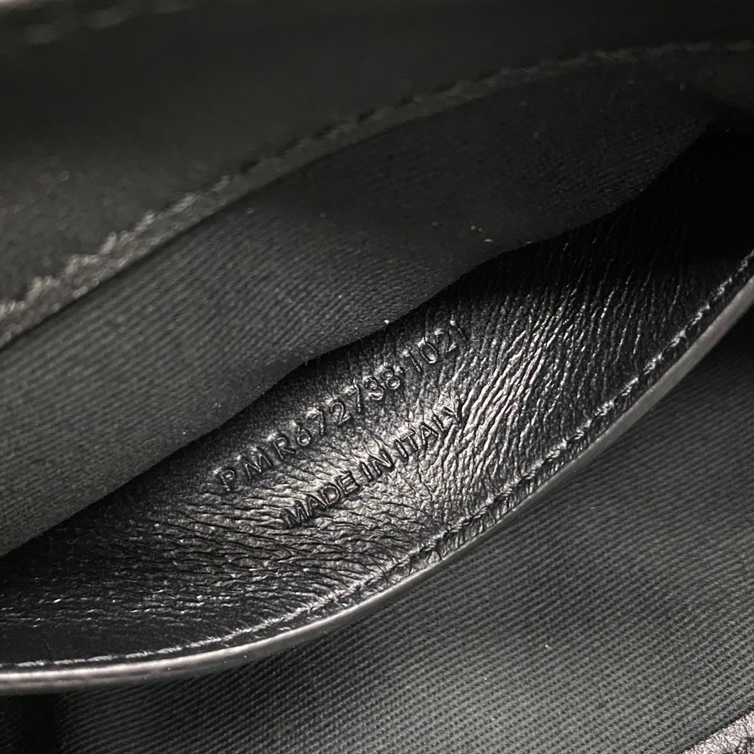 ECFAEB05-6358-4710-9E9F-ED33263439E8