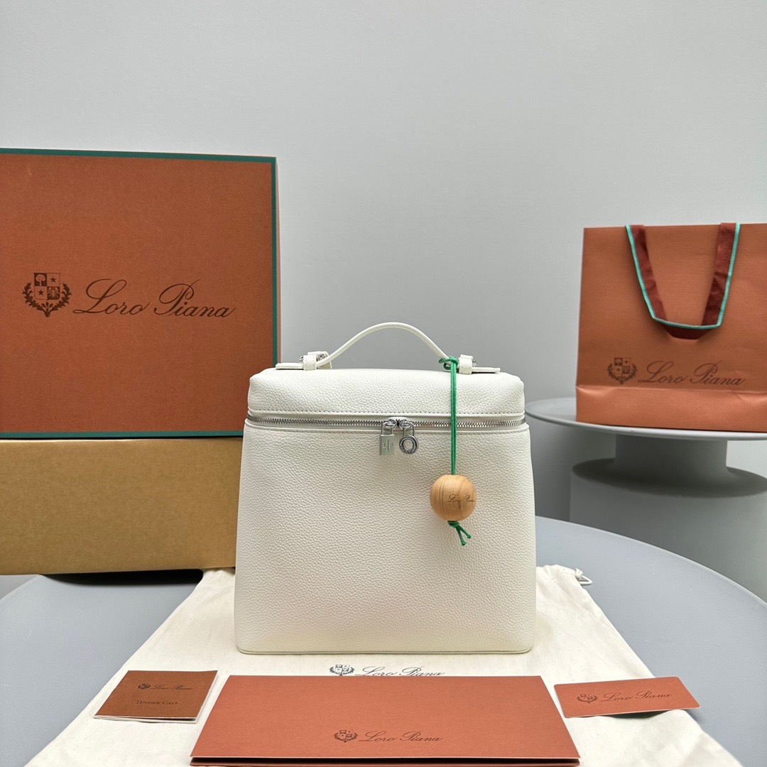 2DF1DB32-6E2C-4290-8910-6F7BC8633B9C