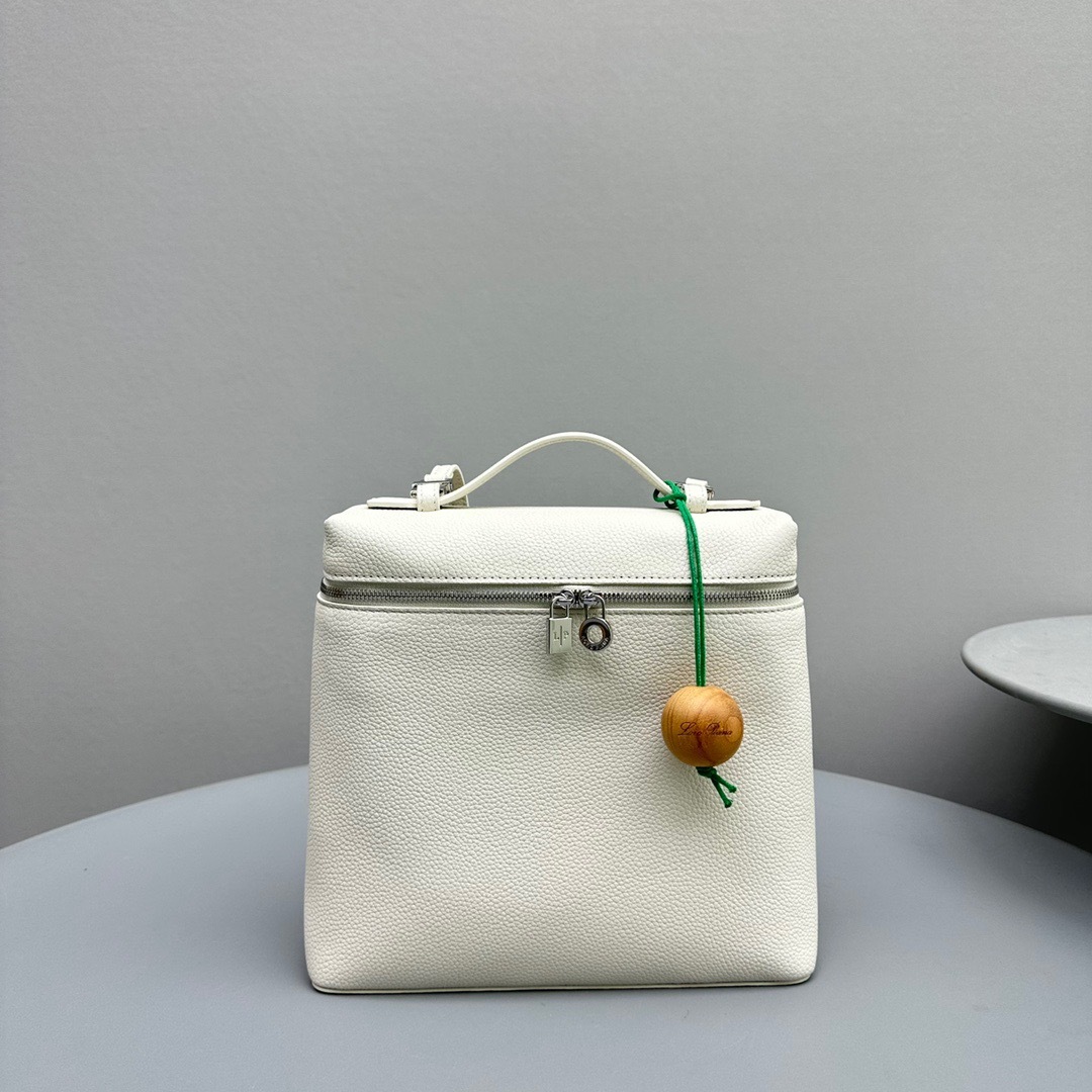 1A4295BF-9CC4-4A89-9D95-DF67A5C5FD08