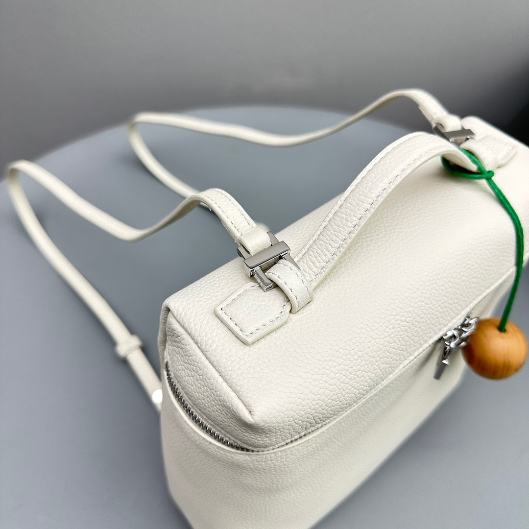 06F6FE1F-16B3-47C6-9CE9-FBCFDE69C237