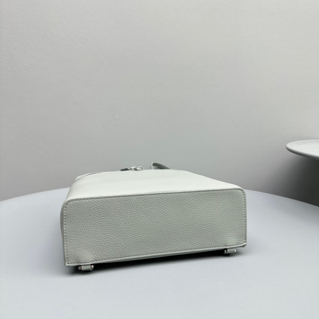 CE49F2FB-873D-4923-8D0B-401211D8ED96