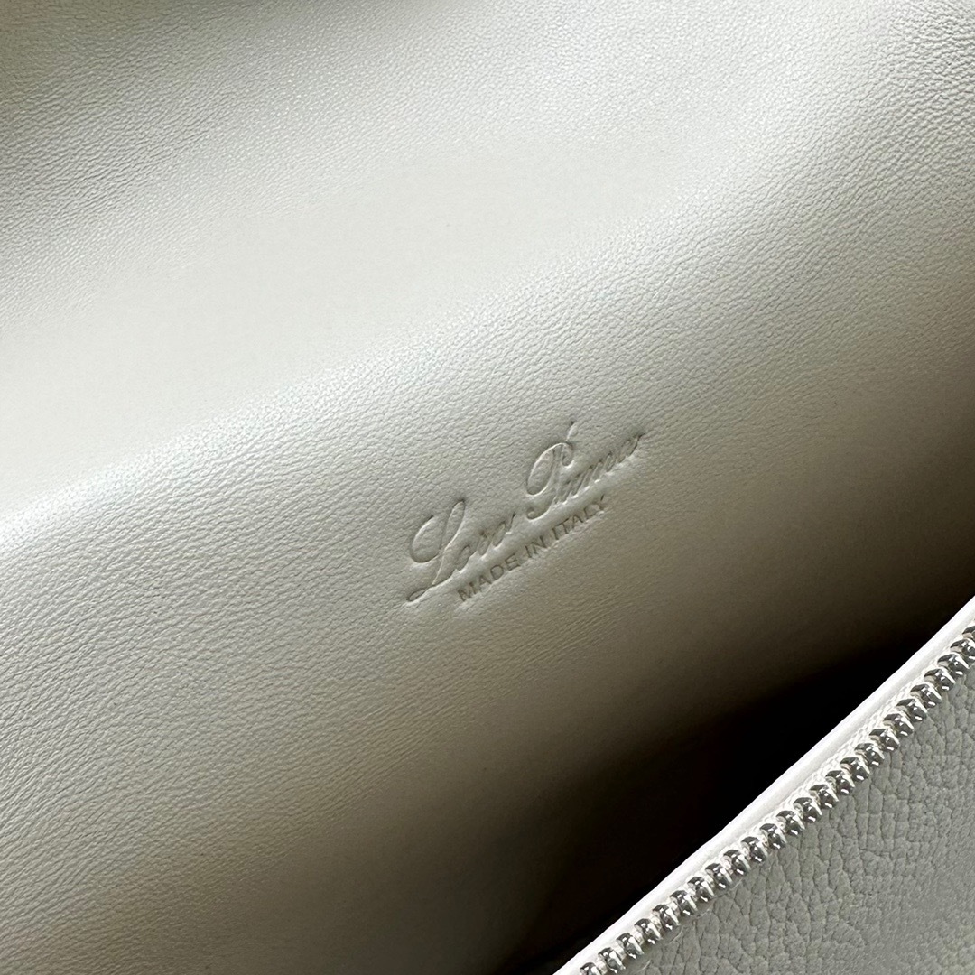 98435BC2-7222-45C8-B9B1-86EED6E951D1