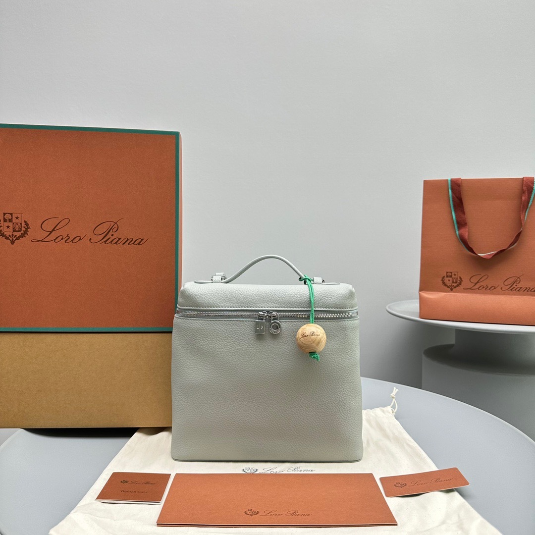 B147F18C-D021-4438-80AA-4127323DC4CA