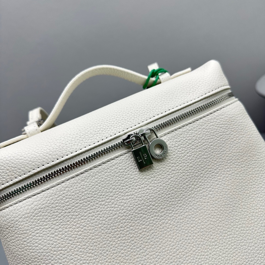 14452EB7-DF3A-4B9C-8625-17C61C50FA58