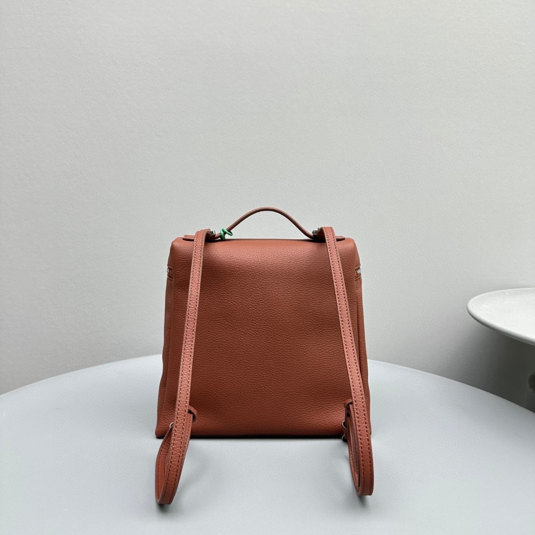 5103E97B-5CD4-40BA-BD69-197D6EA54D69