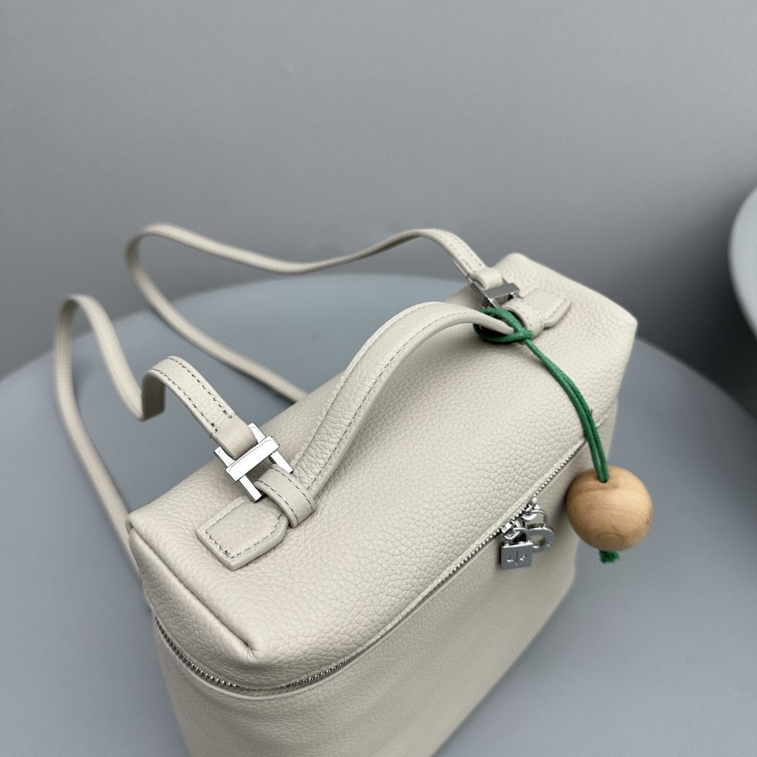 312B2BD1-2D83-4B99-A75F-5FF360F5ECB4