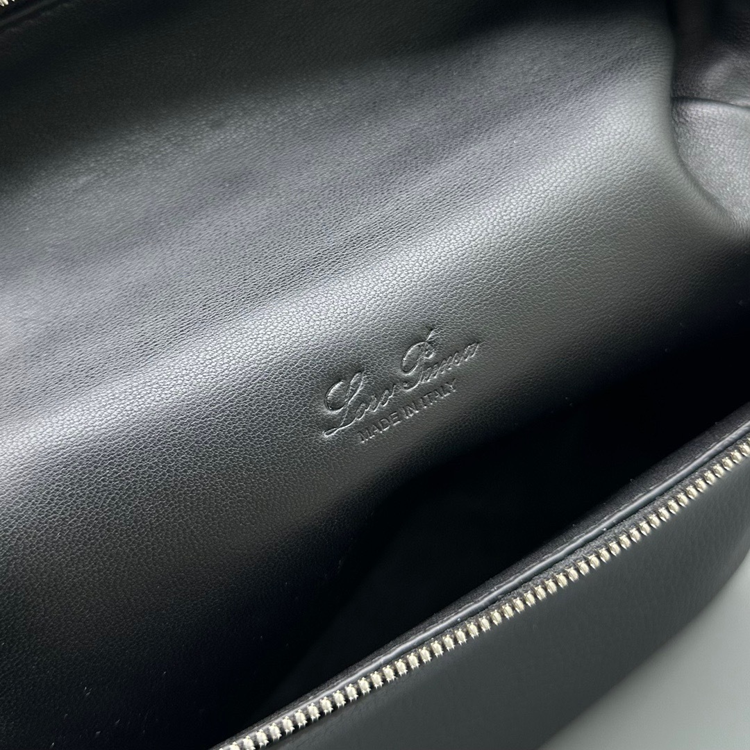 712E3C96-42E0-4648-991F-BF643E5842B6