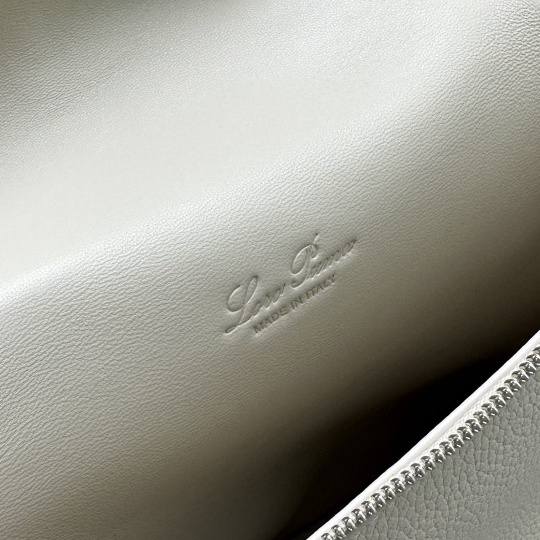 C4C3A7C6-7040-496F-B1F6-5C5F87692591