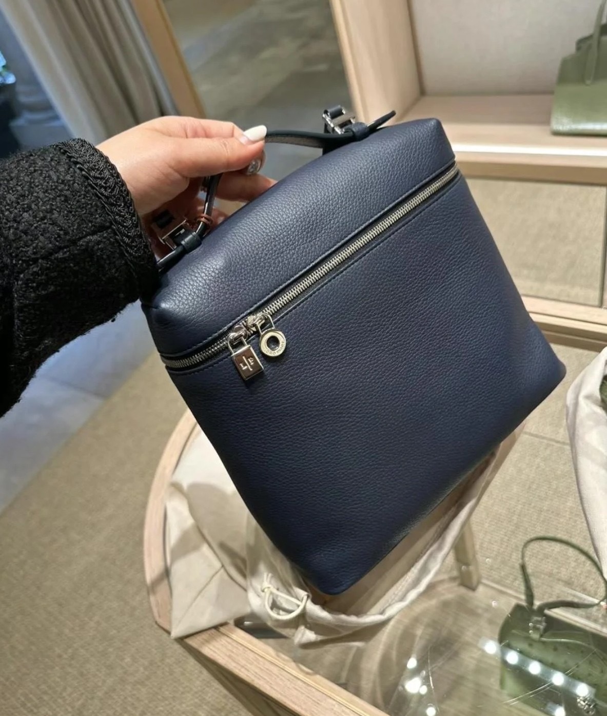 DE273FFC-AE48-4B69-9C66-D446467142CF