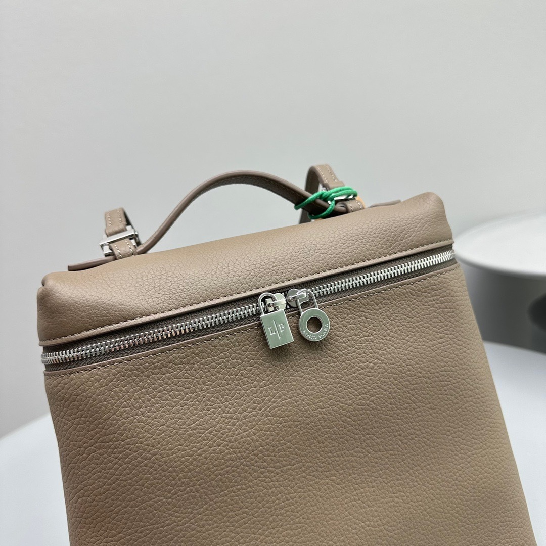 C9184E6B-DB53-4698-9B2D-F16BD6FDCE94