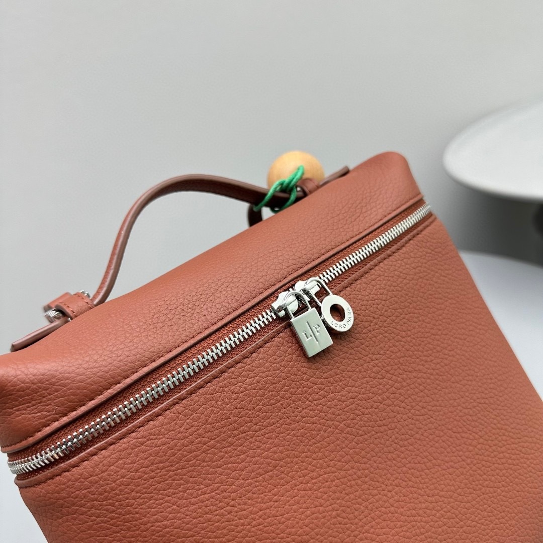 72962B8D-7E6E-4449-891B-57440B6E65F0