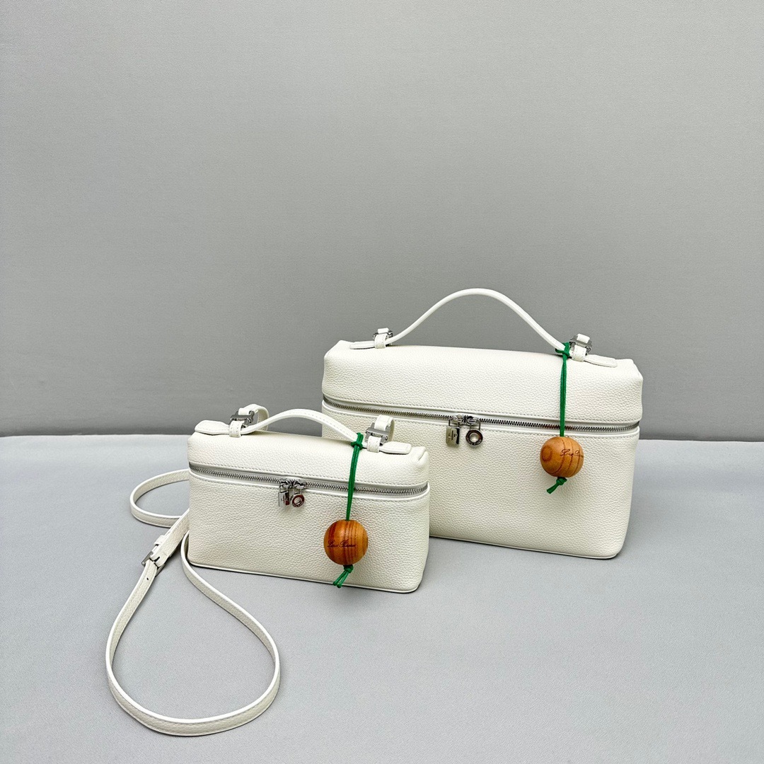 B5EEAA4D-9788-4FA4-8549-EA3F640881F6