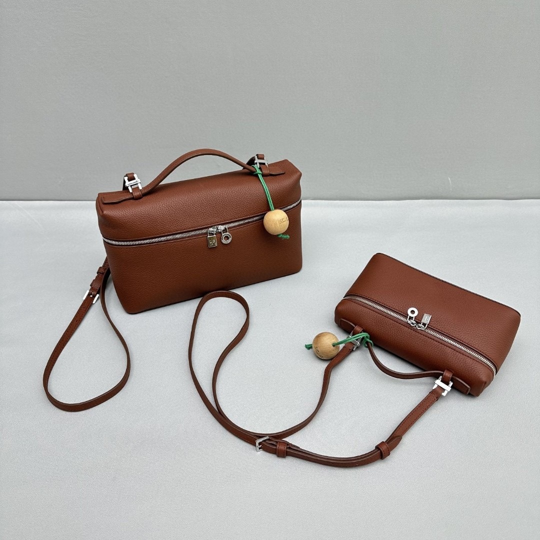 E4C1D86F-D2B4-4AC1-B06E-96678398EB76