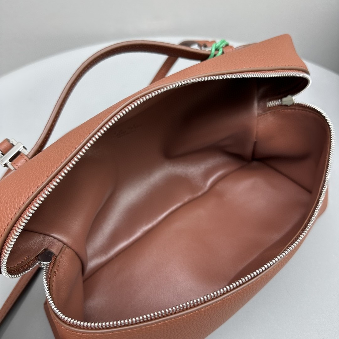 73B121DE-5DAD-4E9F-80F3-55560C15F2A9