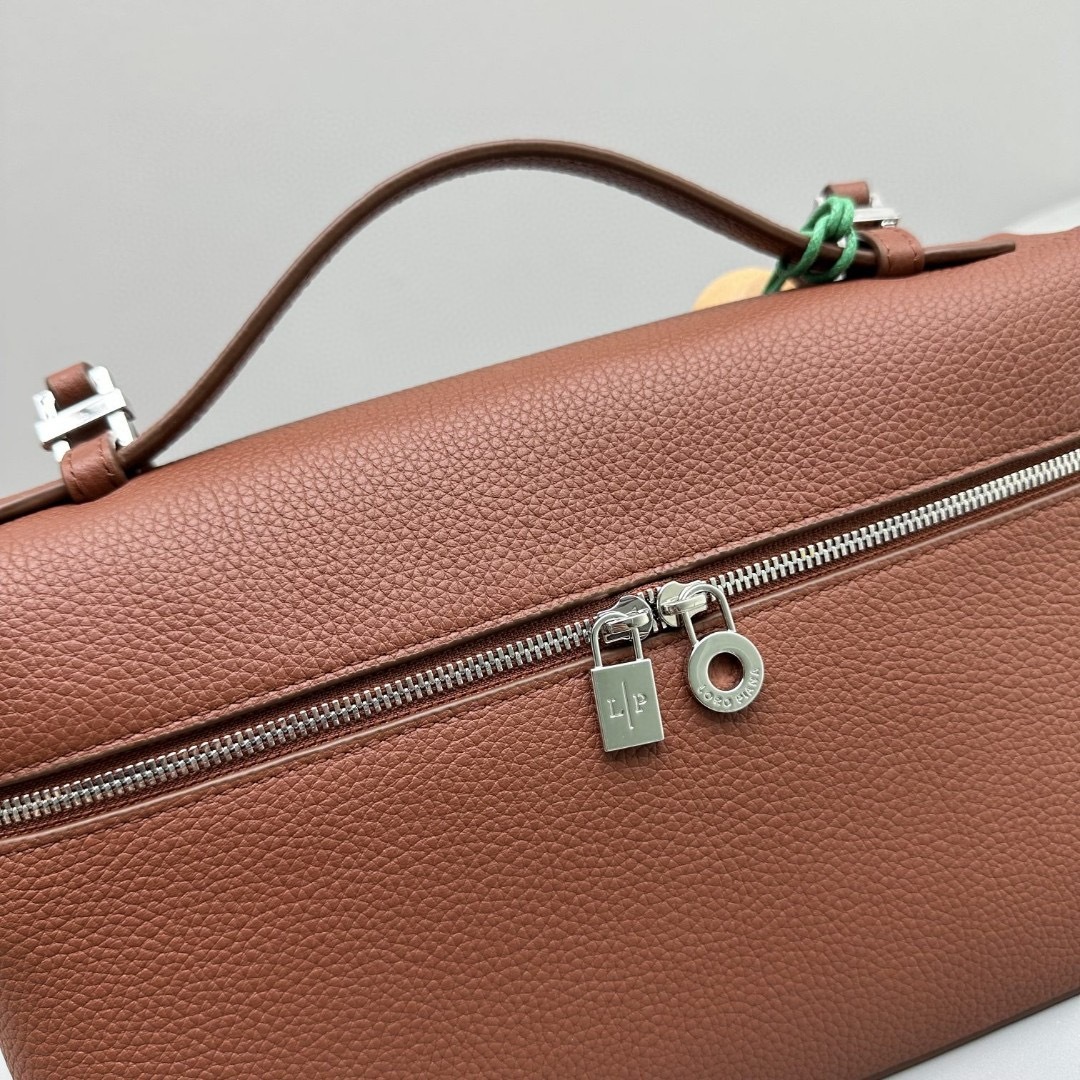 D7CFA9D7-F49E-4624-A598-AA35383C4CEB